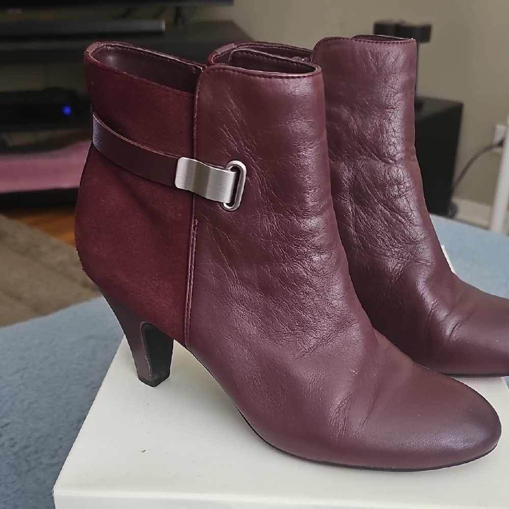 Naturalizer Wine Suede and Leather Heeled Boots with Side Zipper